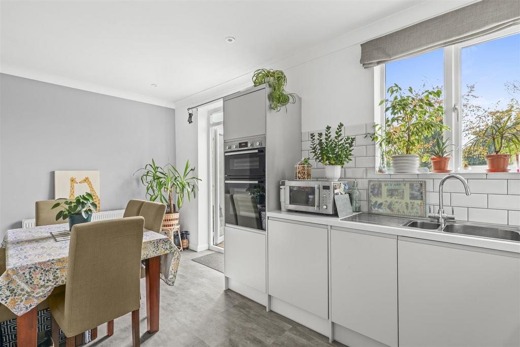51 Geralds Road, HP13 6 BN-6.jpg