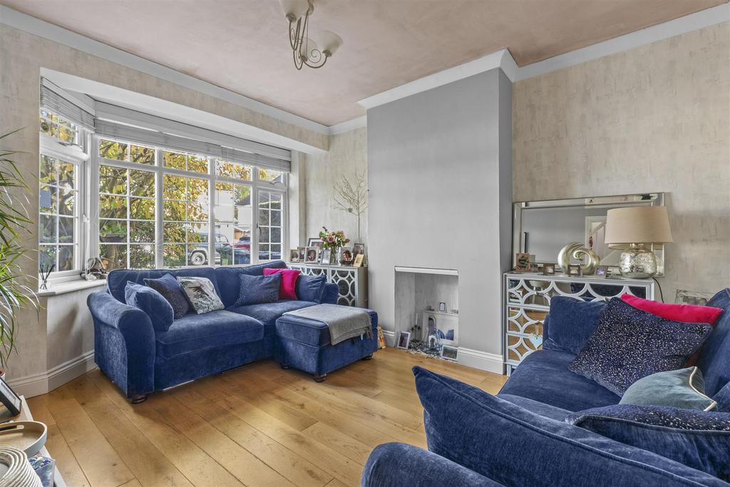 51 Geralds Road, HP13 6 BN-5.jpg