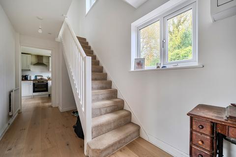 3 bedroom semi-detached house to rent, Manor Road, Reading RG8