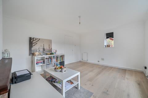 3 bedroom semi-detached house to rent, Manor Road, Reading RG8