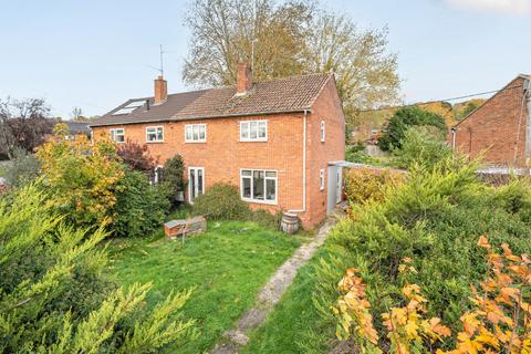 3 bedroom semi-detached house to rent, Manor Road, Reading RG8