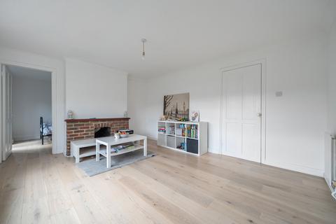 3 bedroom semi-detached house to rent, Manor Road, Reading RG8