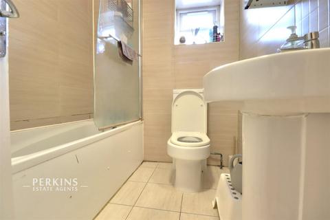 undefined, Perivale, UB6