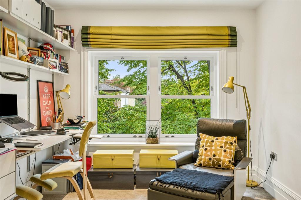 Bedroom/Office