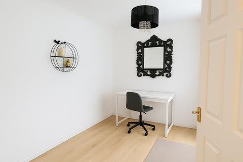 2 bedroom flat for sale, Two Bedroom Flat  For sale  Princess Park Manor  Friern Barnet  N11