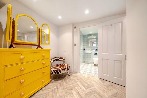 1 bedroom flat for sale, Redan Place, Bayswater, London, W2