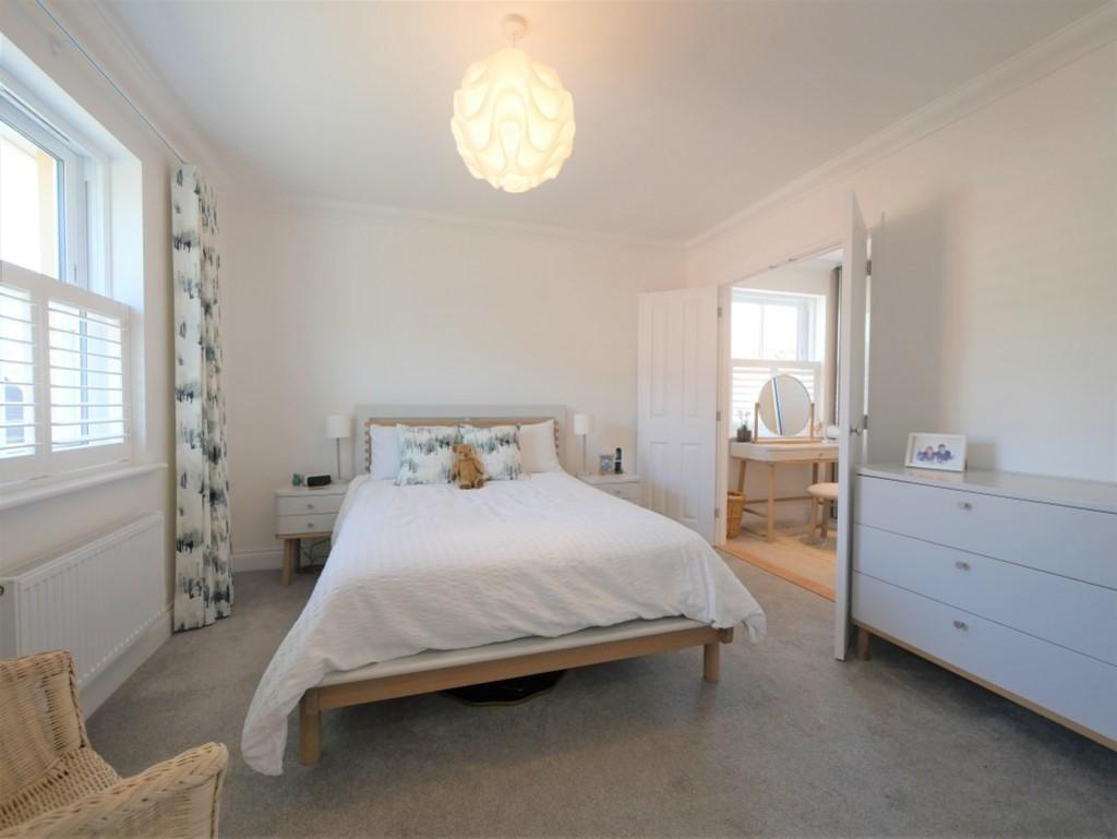 Principal bedroom3