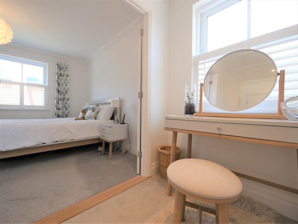 Principal bedroom dressing or bedroom4 through to