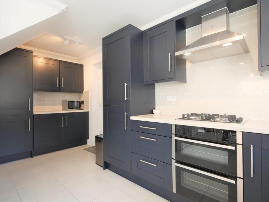 Kitchen and dining3