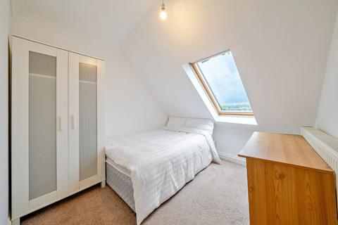 3 bedroom flat for sale, Fulham Palace Road, London, SW6