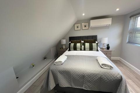 undefined, Glenthorne Road, London