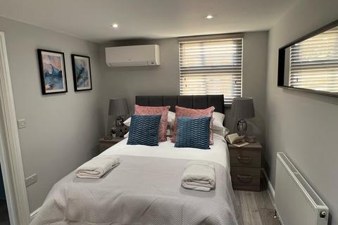 undefined, Glenthorne Road, London