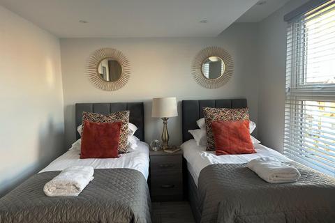 undefined, Glenthorne Road, London