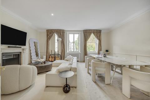 1 bedroom apartment for sale, Ennismore Gardens, Knightsbridge SW7