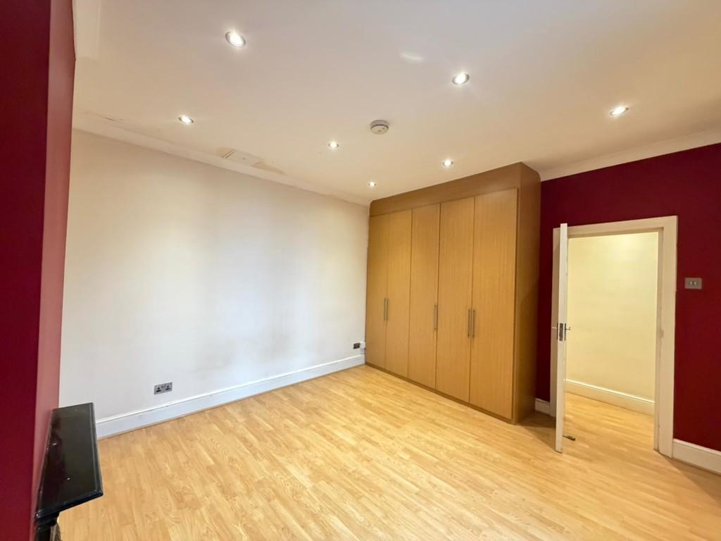 Whats App Image 2025-10-30 at 10.43.11 (2)