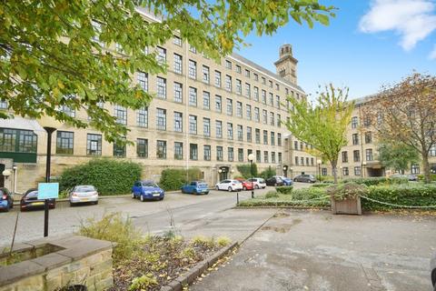 2 bedroom apartment for sale, Riverside Court, Bradford BD18