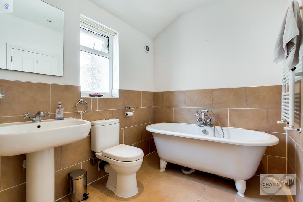 15 Bathroom-1