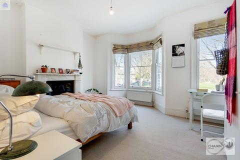 1 bedroom in a house share to rent, Scawen Road, London SE8