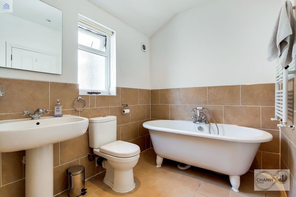 15 Bathroom-1
