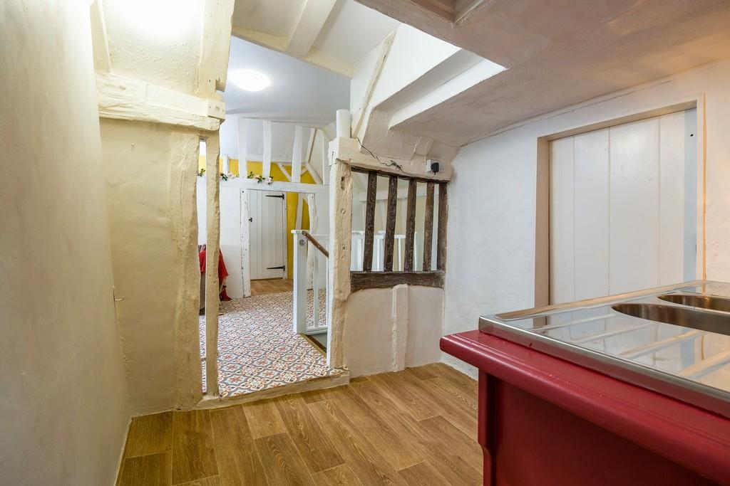 1440px-Crown Hill Clinic - 30
