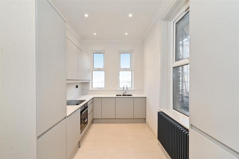 2 bedroom apartment to rent, Queensway, London