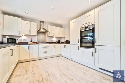 4 bedroom detached house for sale, Otter Close, Northamptonshire NN13