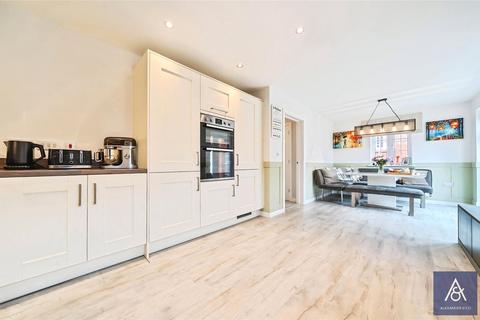4 bedroom detached house for sale, Otter Close, Northamptonshire NN13