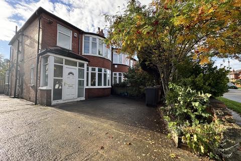 3 bedroom semi-detached house to rent, West Park Drive West
