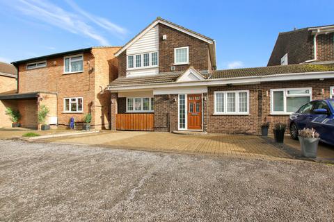 4 bedroom detached house for sale, Colnbrook