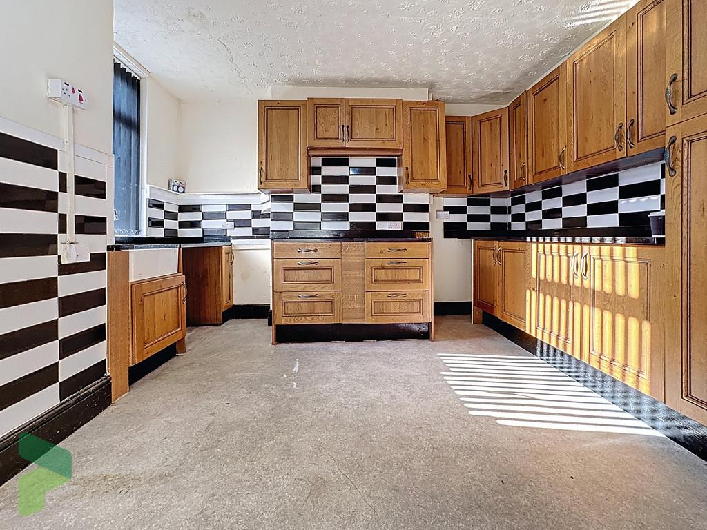 Fitted dining kitchen