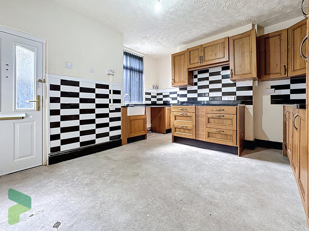 Fitted dining kitchen