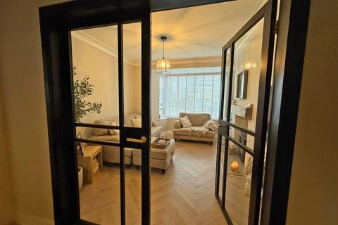 3 bedroom semi-detached house for sale, Newlands Park Crescent, Scarborough YO12