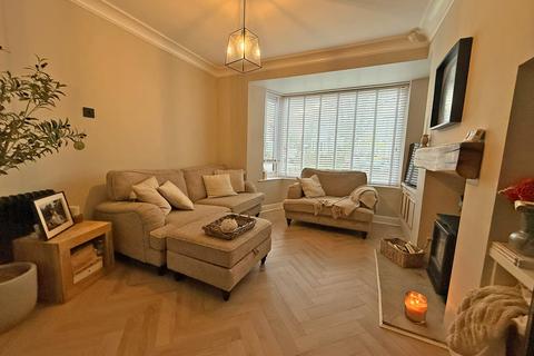 3 bedroom semi-detached house for sale, Newlands Park Crescent, Scarborough YO12