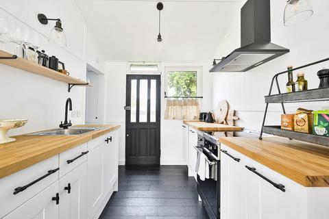 undefined, Wheatleys Eyot, Sunbury-on-Thames