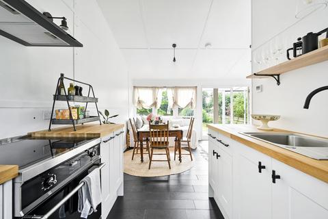 undefined, Wheatleys Eyot, Sunbury-on-Thames