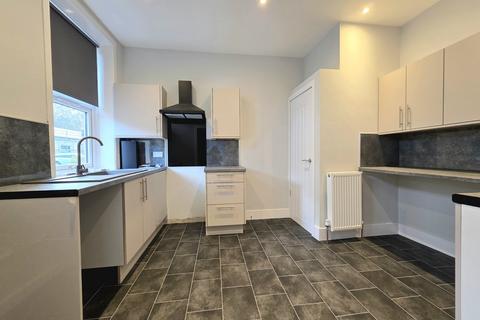 2 bedroom terraced house to rent, Newcombe Street, Elland