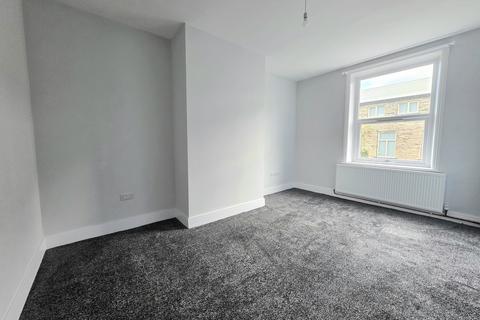 2 bedroom terraced house to rent, Newcombe Street, Elland