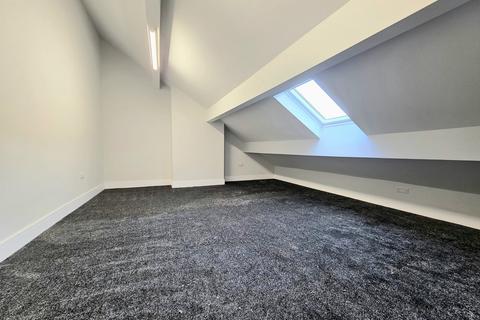 2 bedroom terraced house to rent, Newcombe Street, Elland