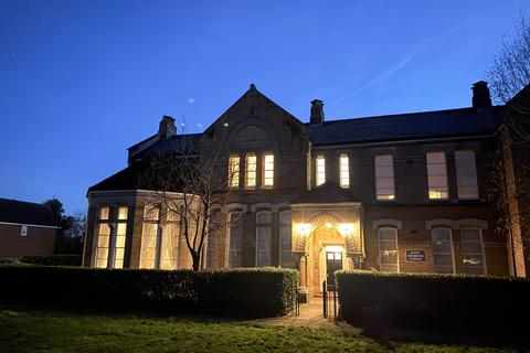 undefined, Monro Drive, Guildford GU2