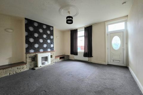 2 bedroom terraced house to rent, Beechfield Terrace, CLECKHEATON, West Yorkshire