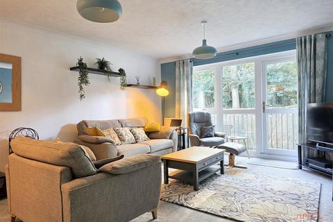 2 bedroom apartment for sale, The Avenue, Tadworth KT20