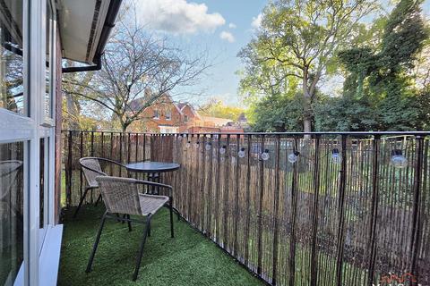 2 bedroom apartment for sale, The Avenue, Tadworth KT20