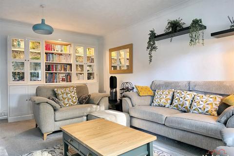2 bedroom apartment for sale, The Avenue, Tadworth KT20