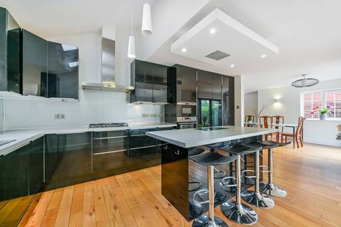 undefined, Maria Theresa Close, New Malden, KT3