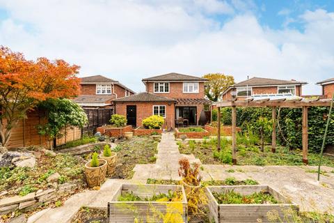 undefined, Maria Theresa Close, New Malden, KT3