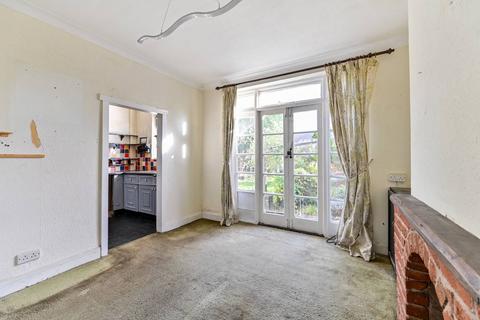 3 bedroom semi-detached house for sale, Cavendish Avenue, Motspur Park, New Malden, KT3