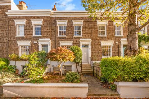 3 bedroom terraced house to rent, Crooms Hill Grove, London