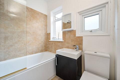 2 bedroom flat for sale, Brook Road South, Brentford, TW8