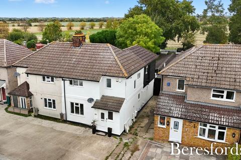 4 bedroom semi-detached house for sale, Billericay Road, Herongate, CM13