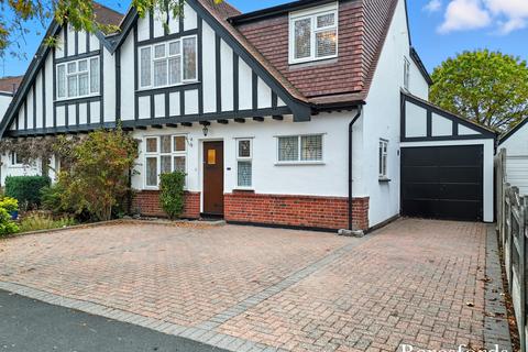 undefined, Leasway, Upminster, RM14